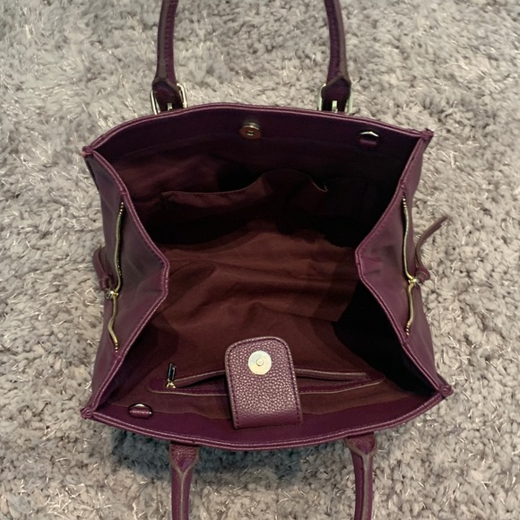 GUESS Purse / Handbag (12”x9”x6”) - Picture 15 of 16